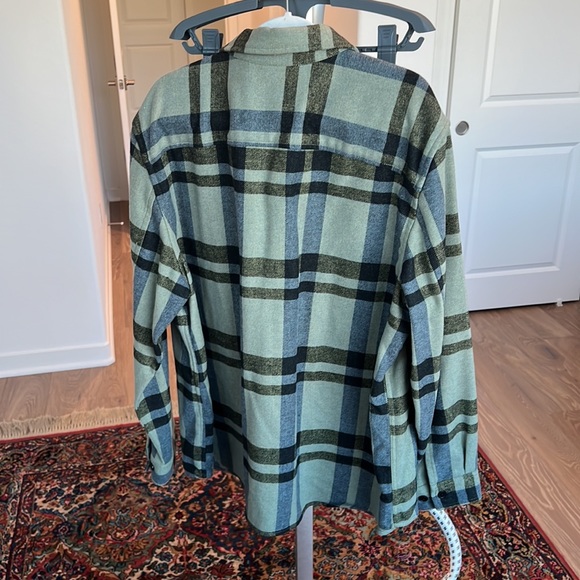 H&M Men’s Flannel. Button down. Pockets. - Picture 6 of 6